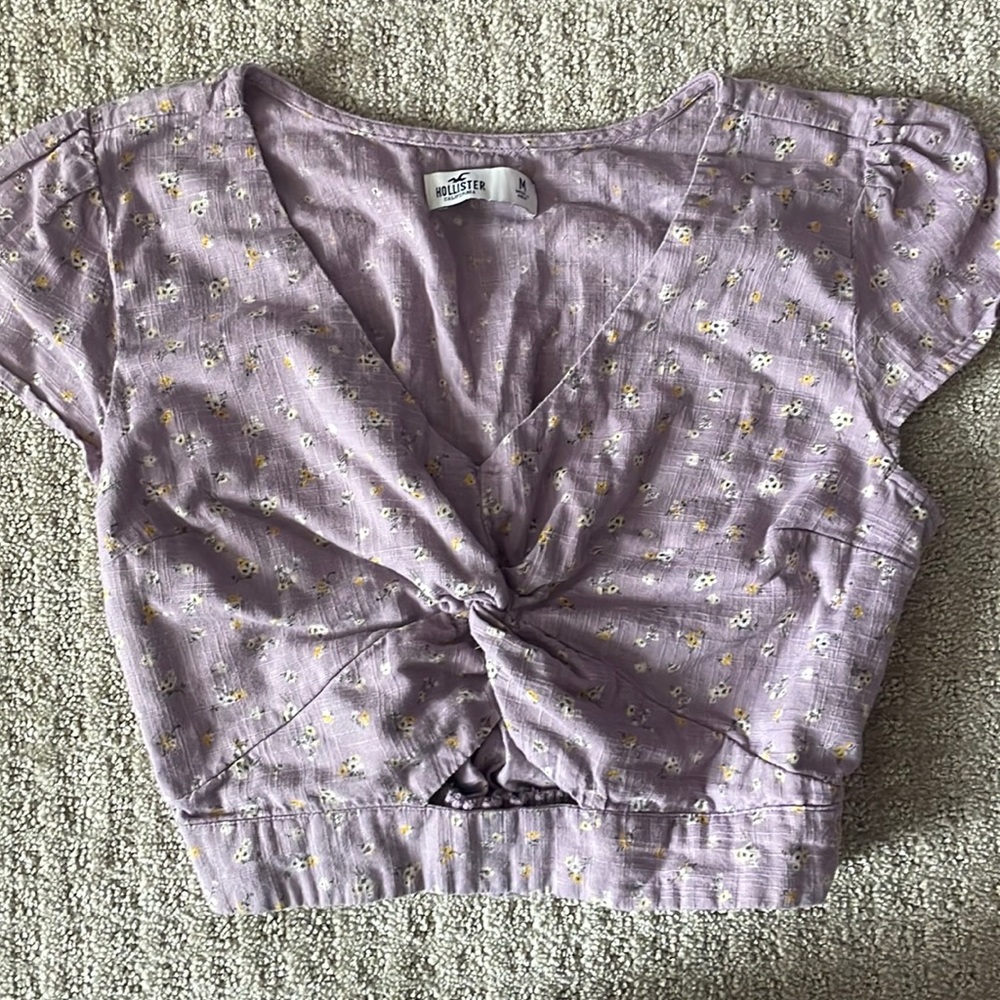 Hollister top